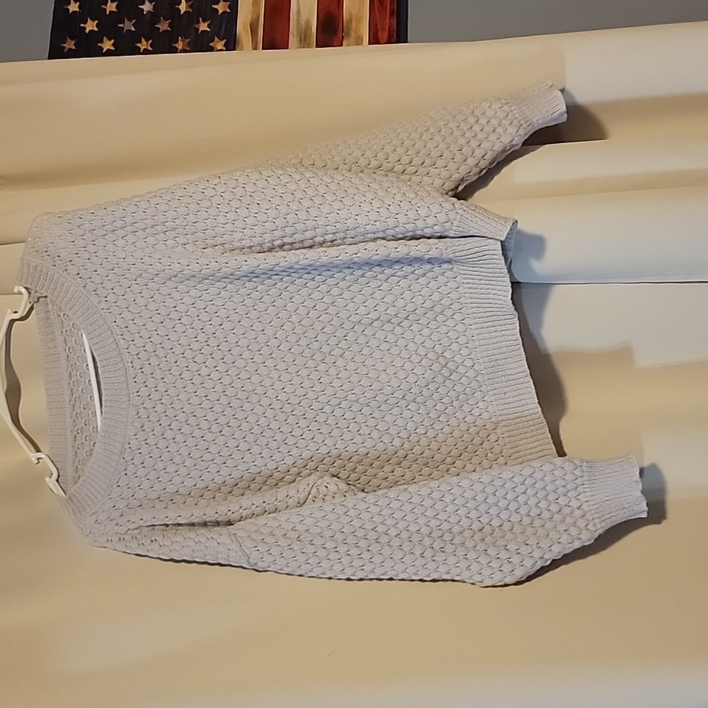 5/20 American Eagle sweater